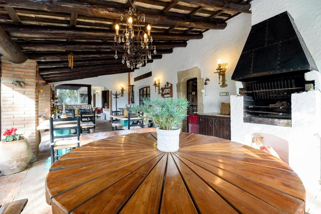 Masia Can Manent Del Bosc S XVIII Santa Eulalia de Ronsana Экстерьер фото